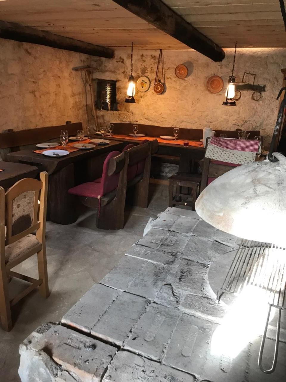 הוילה Bogatić Kuca Za Odmor Joko I Jeka מראה חיצוני תמונה